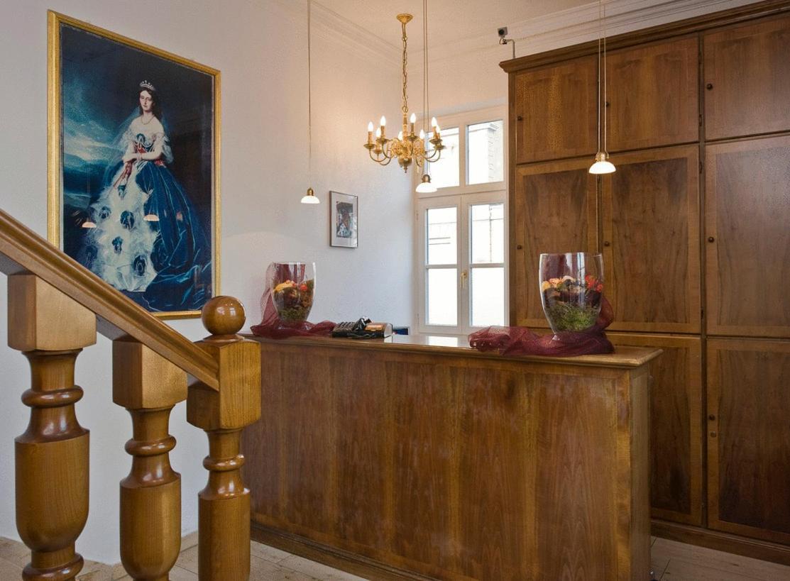Hotel Koenigin Olga Елванген Екстериор снимка
