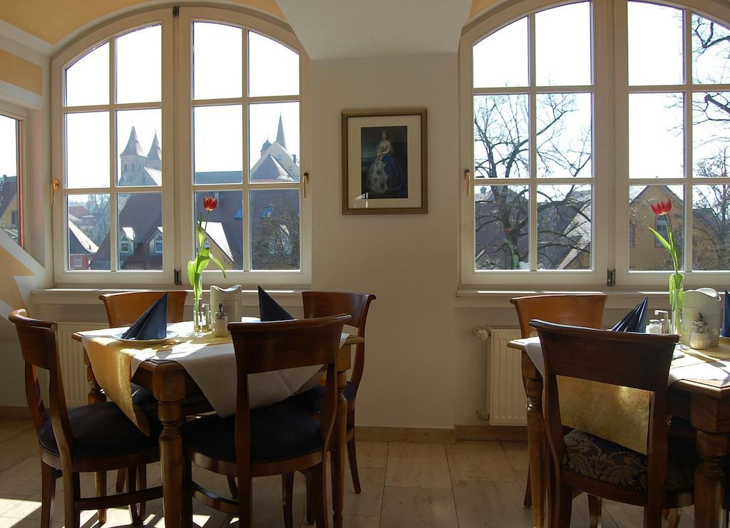 Hotel Koenigin Olga Елванген Екстериор снимка