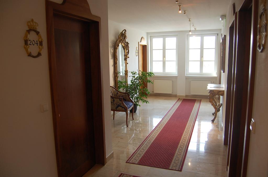 Hotel Koenigin Olga Елванген Екстериор снимка