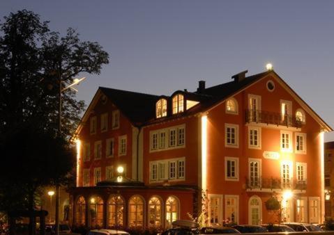Hotel Koenigin Olga Елванген Екстериор снимка